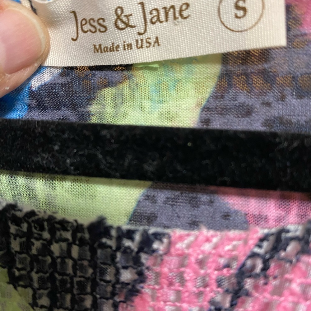 Jess & Jane Women's Windmill Boucle Mesh Tunic Top with Burn-Out Lining - SZ S - Picture 4 of 7